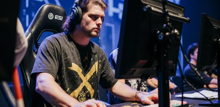 NaVi və Visa 14-18 yaşlı oyunçular